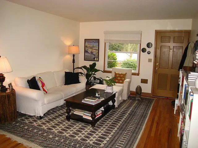 2 bed, 1012 sqft, $2,400 — Photo 3