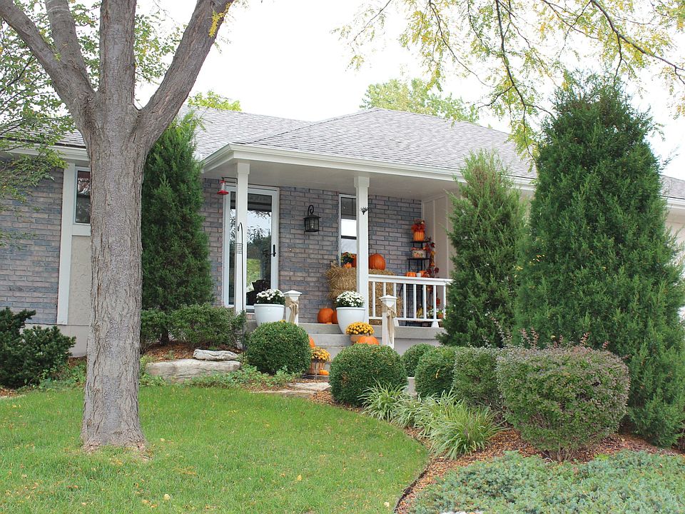 1st image of 804 SE 15th St