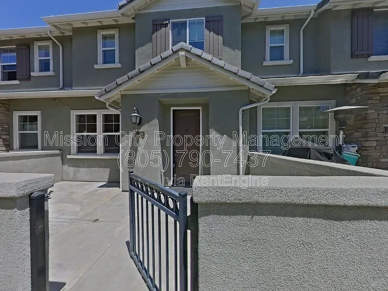 6600 Calle Koral — Photo 2