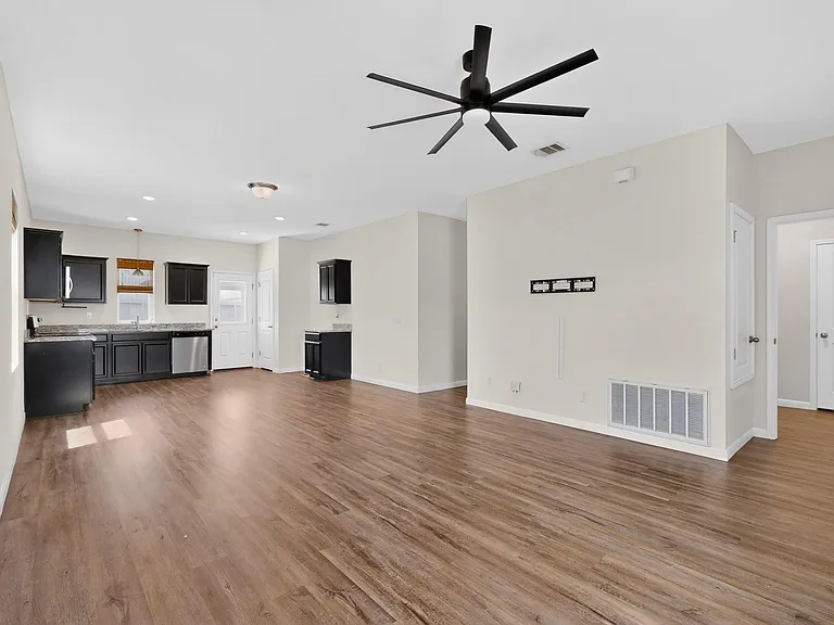 12713 Robert Taft St — Photo 8