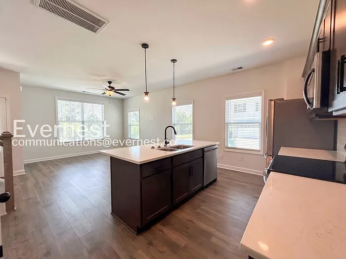 1741 Fenway Loop — Photo 4