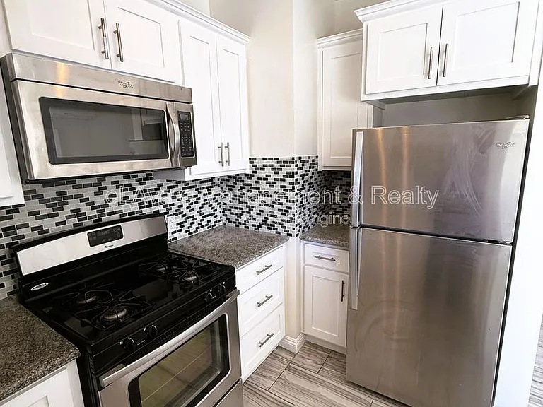 2195 Whittier Blvd #100 — Photo 3