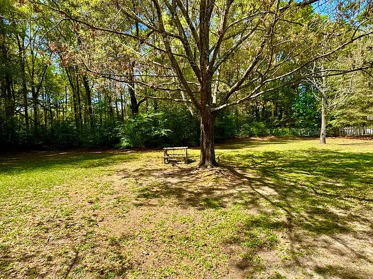 205 Oak Bluff Dr — Photo 37