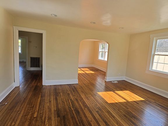 4th image of 305 Lander St