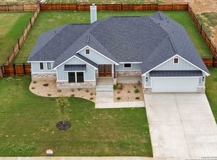 137 W Magnolia Cir, La Vernia, TX 78121