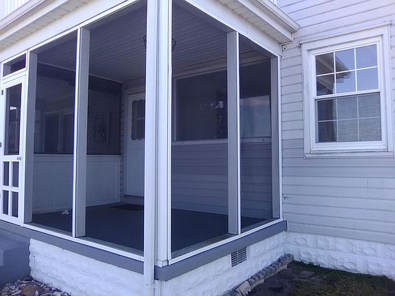 Screen porch