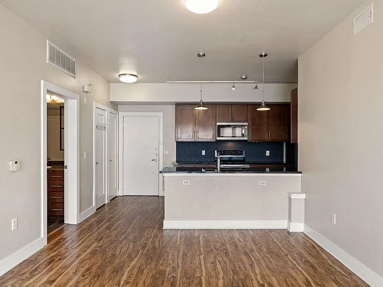 3016 Guadalupe St #303 — Photo 11