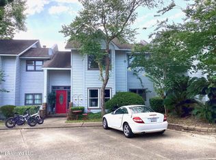 8102 Fairway Villa Dr, Gautier, MS 39553