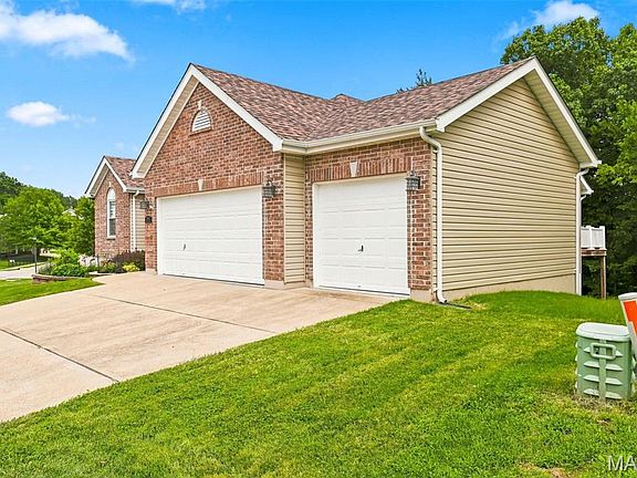 3rd image of 8014 Pinetop Dr
