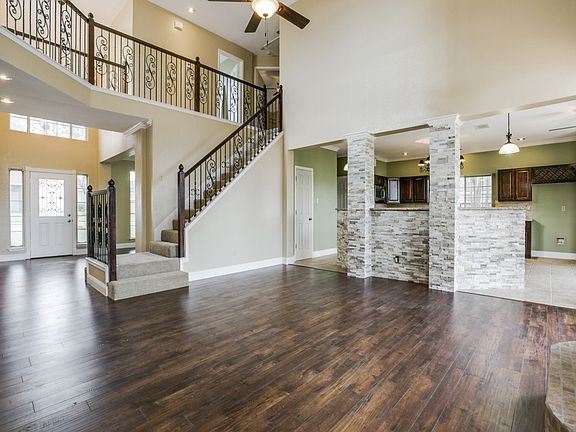3rd image of 708 Kelsie Ln