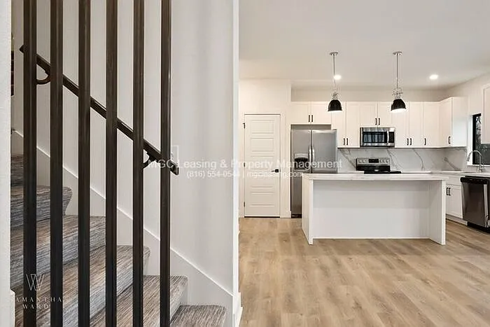 3 bed, 2.5 bath, 1463 sqft, $2,095 — Photo 4