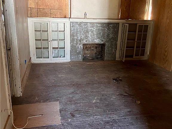 4th image of 1901 Monroe St