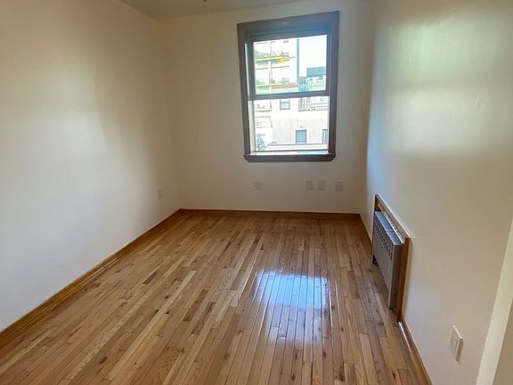 5th image of 724 Leonard St #Rb