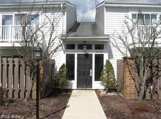 26195 Raintree Blvd, Olmsted Falls, OH 44138