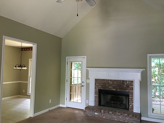 3rd image of 2045 Castlemaine Cir
