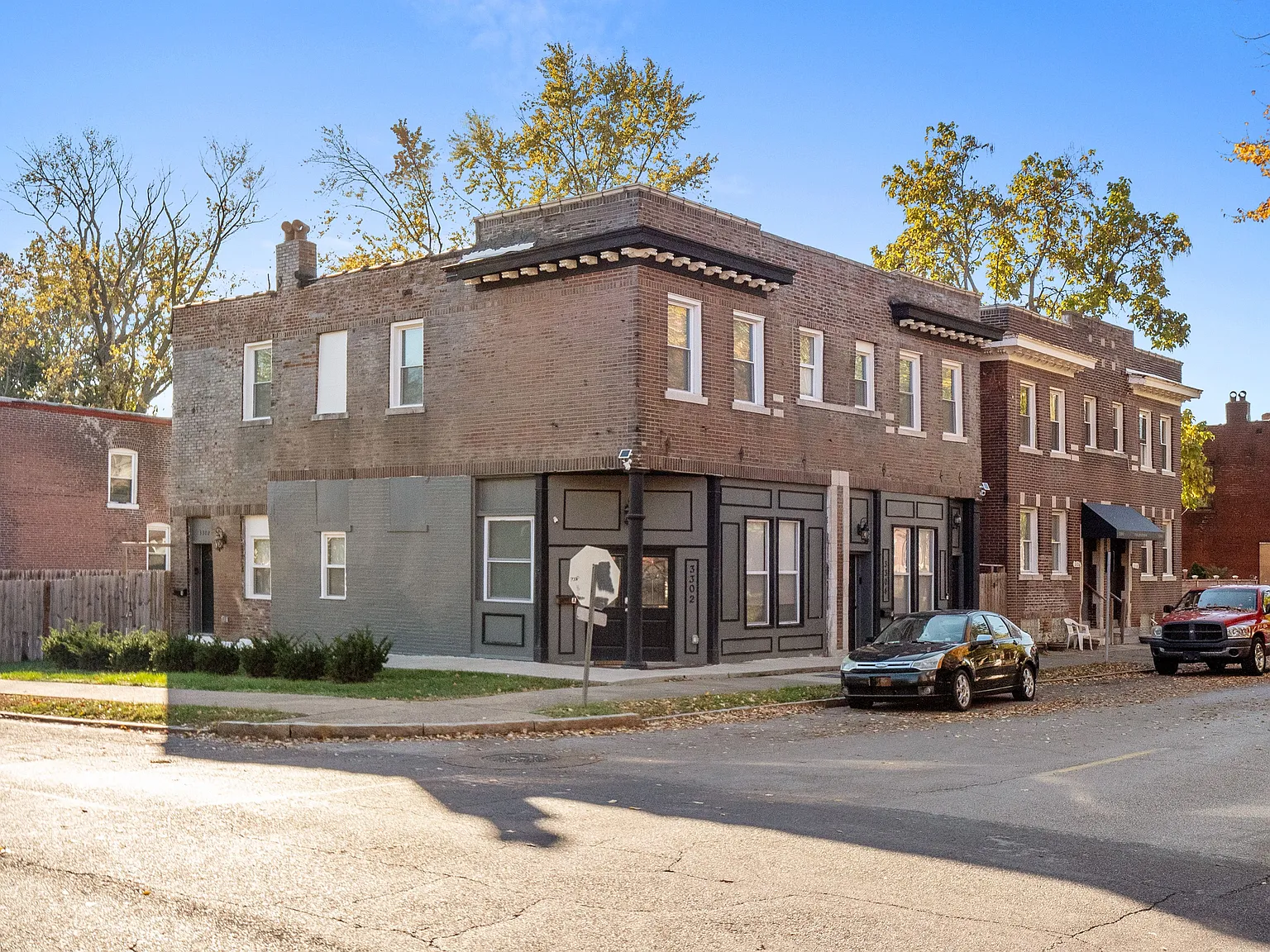 2 bed, 700 sqft, $1,900 — Photo 4