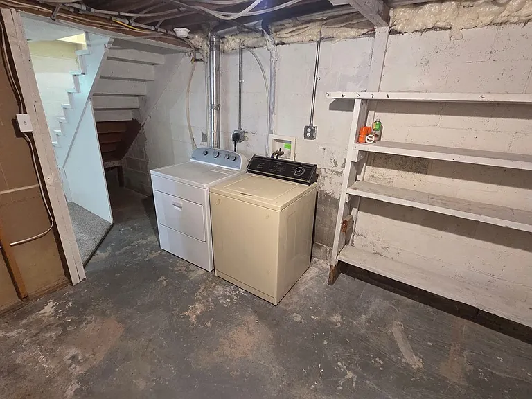 103 E Center St — Photo 18