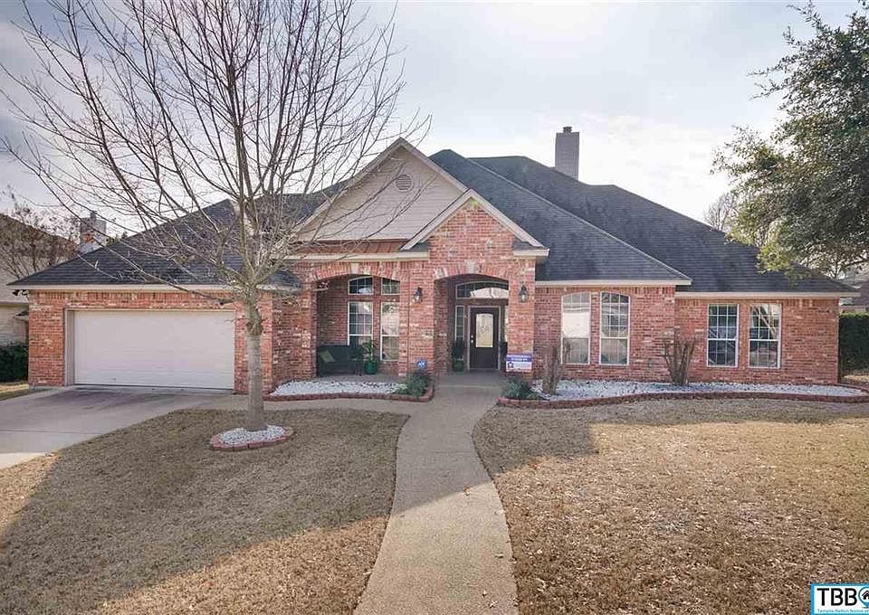 1st image of 2211 Fox Glen Ln