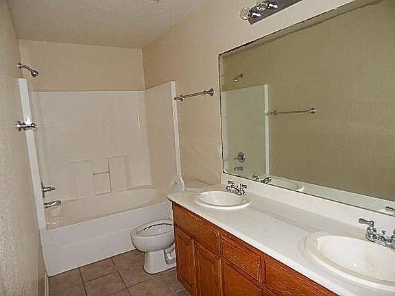 4th image of 508 Olaf Dr #B
