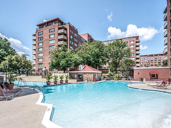 5th image of 1011 Arlington Blvd APT 216