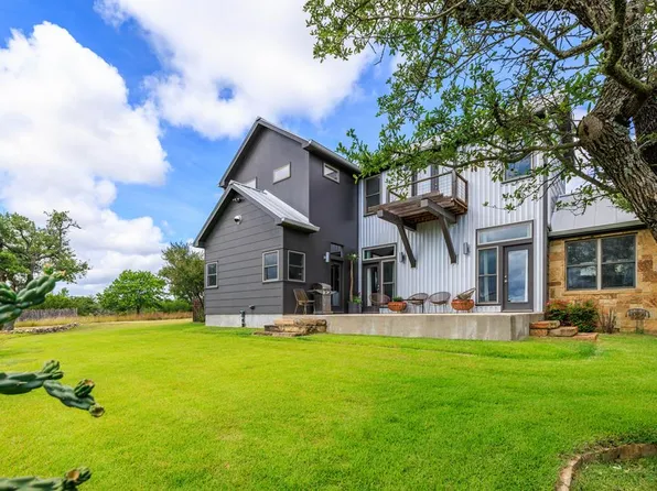 1556 Pfiester Rd, Fredericksburg, TX 78624