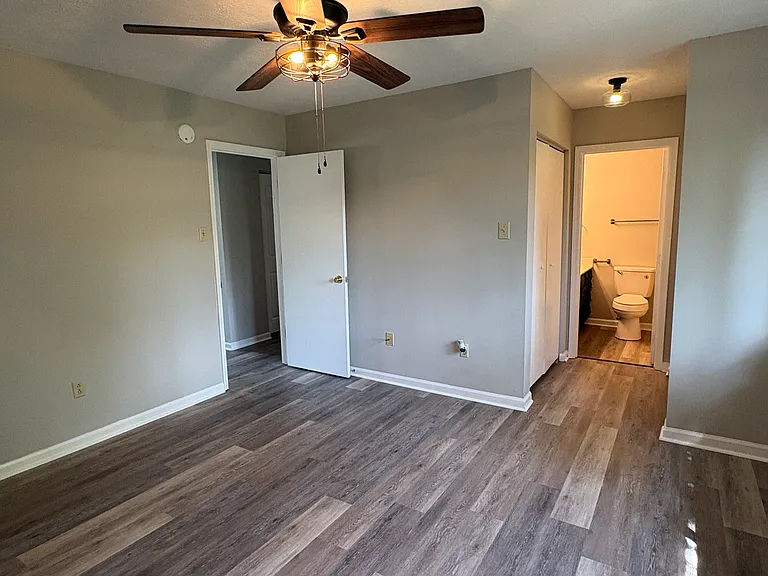1516 Meadowview Dr — Photo 10