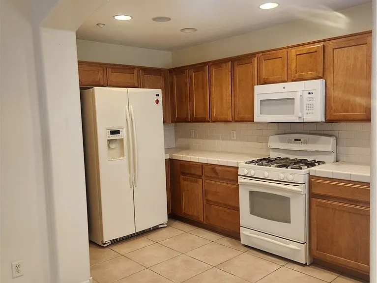 6485 Abbotsford House Ct — Photo 6