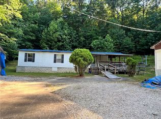 618 Rambling Hills Rd, Elkview, WV 25071