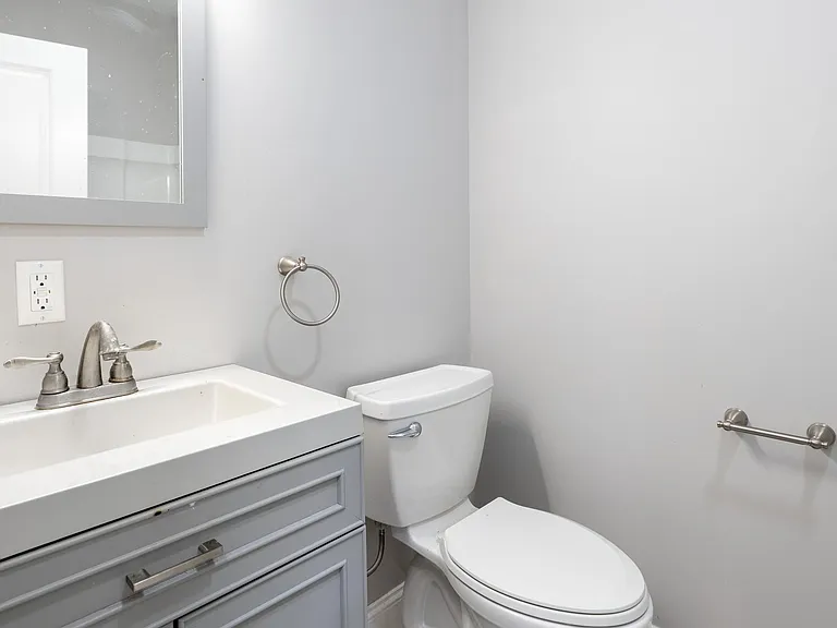 364 Madison Ave #2 — Photo 10