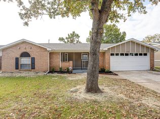 8248 Irish Dr, North Richland Hills, TX 76180