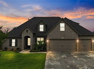 1902 SW Edinburgh Ave, Bentonville, AR 72713