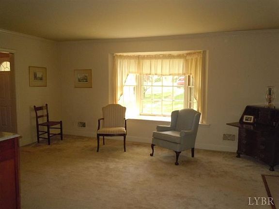 3rd image of 1432 Club Dr