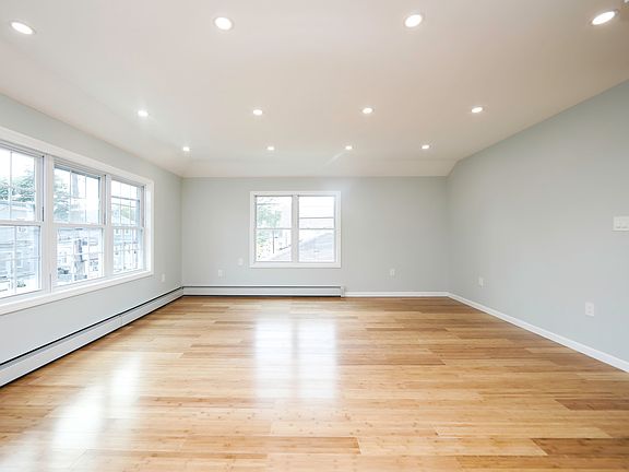 5th image of 17449 126th Ave