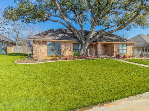 805 Shady Ln, Bedford, TX 76021