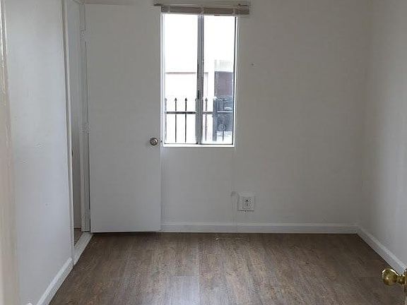 Laminate flooring throughout