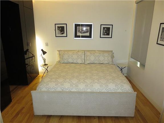 4th image of 16-20 W 19th St APT 7E