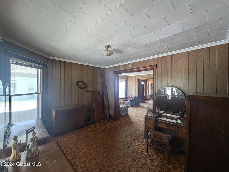 5th image of 327 E Main Street