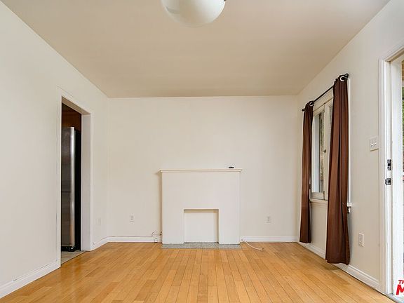 5th image of 1827 Delaware Ave