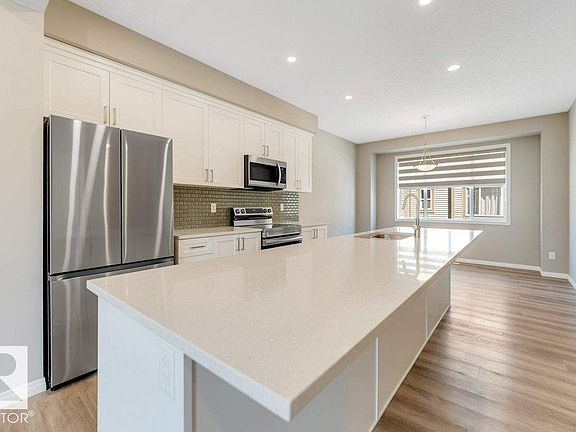 5th image of 2072 Wonnacott Way SW #105