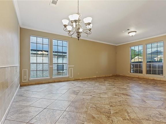 5th image of 3953 Wisteria Ln