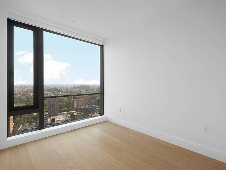10 City Point #31N — Photo 7