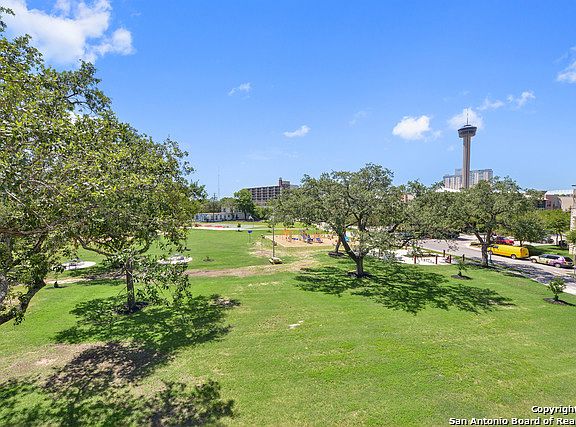 3rd image of 411 Santa Clara Pl #411