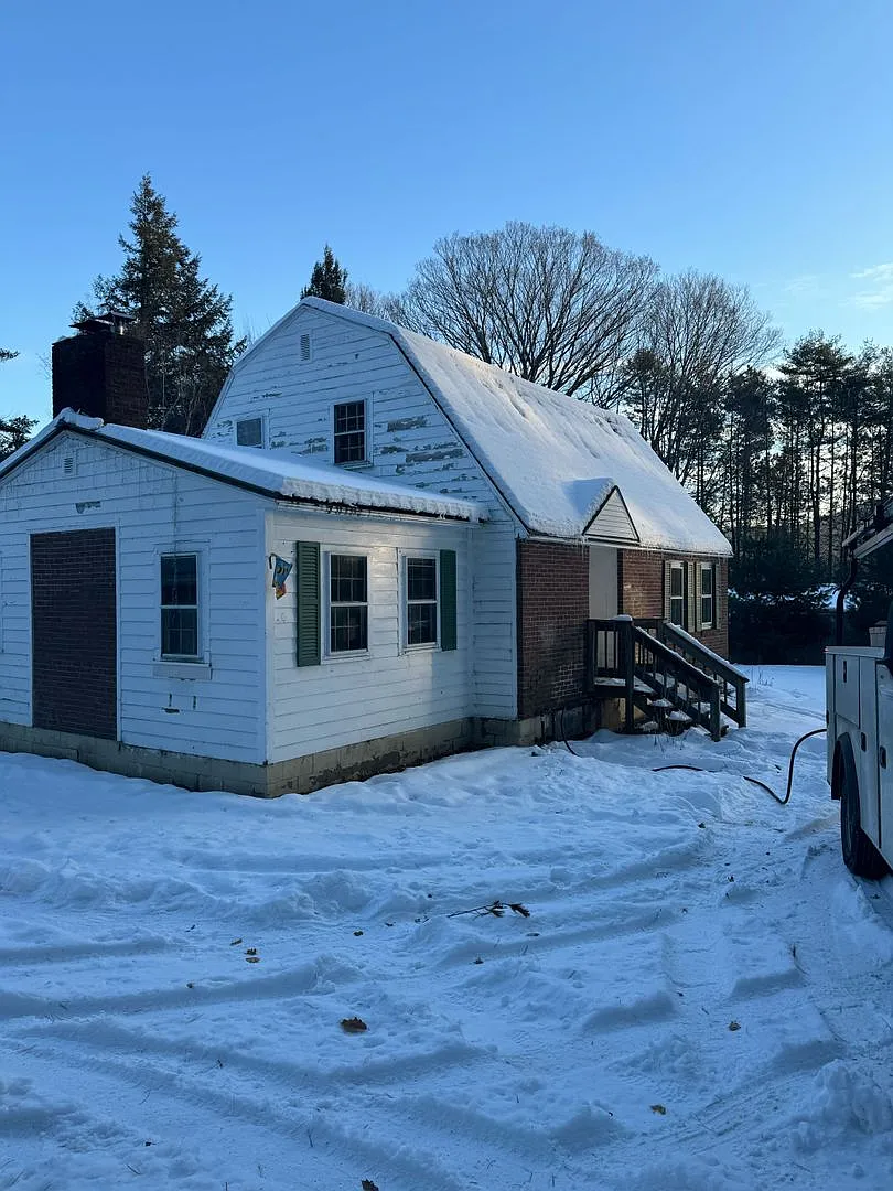 Cozy Two Story Home with Two Bathrooms — Photo 1