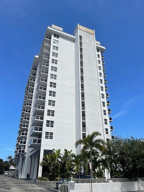 1st image of 336 N Birch Road #6d