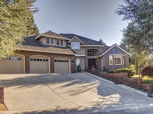 17207 SE 45th St, Bellevue, WA 98006