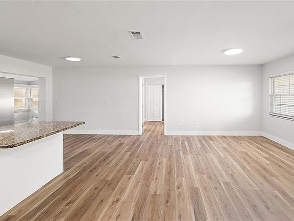 4th image of 38245 12th Ave