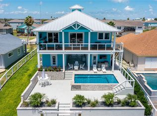 107 Windjammer St, Rockport, TX 78382
