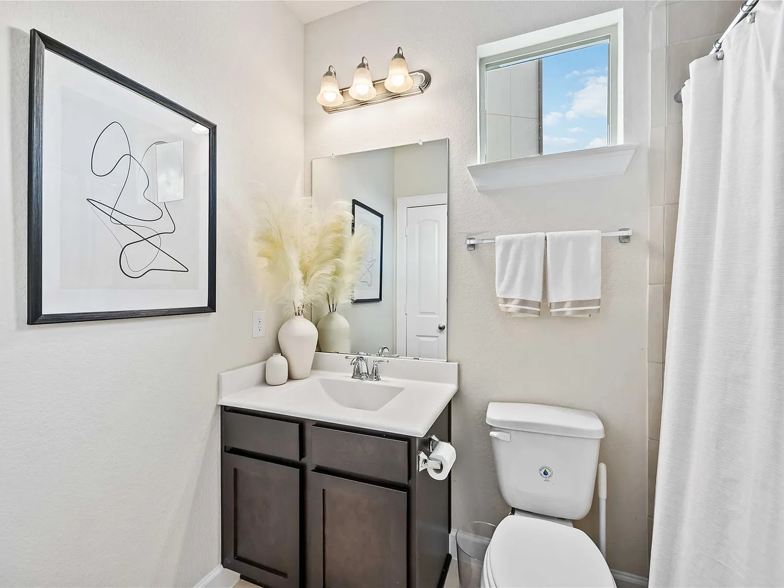 3 bed, 3.5 bath, 2445 sqft, $2,700 — Photo 4
