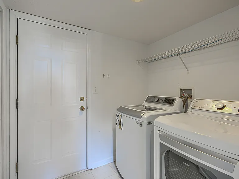 5048 Kemsley Ct — Photo 26