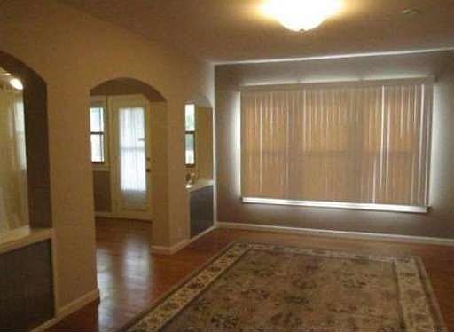 4th image of 1329 Kensington Ave